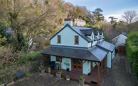 Llais Afon - 3 Bedroom Holiday Home - Fishguard